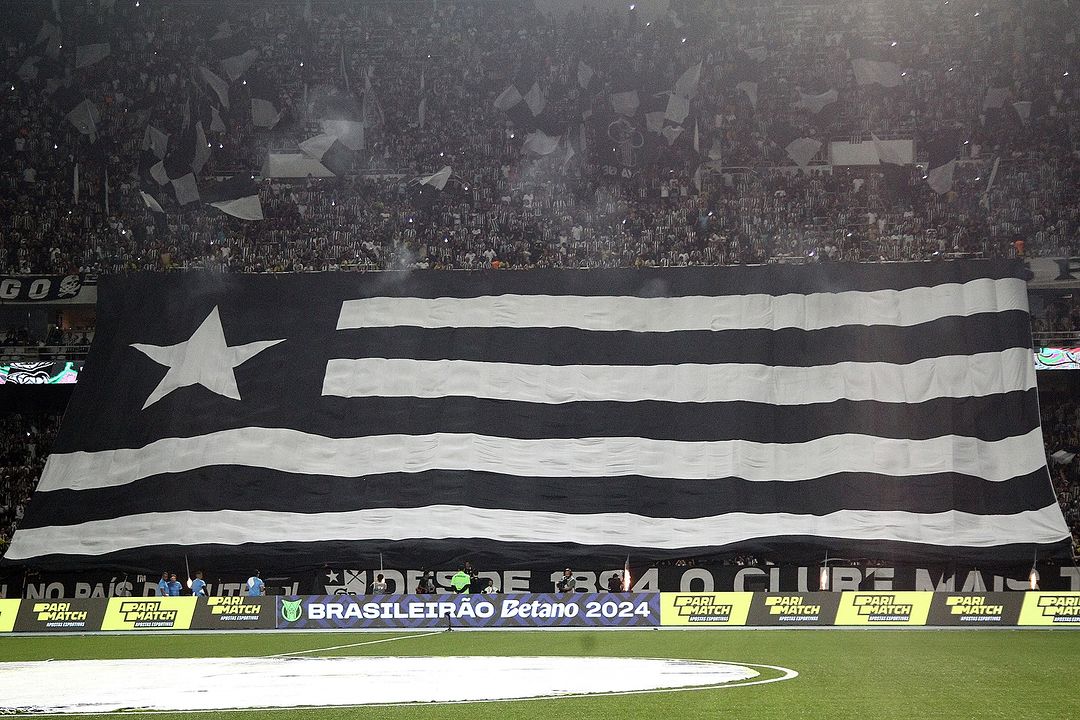 Líder novamente, Botafogo iguala marca do Flamengo nos pontos corridos